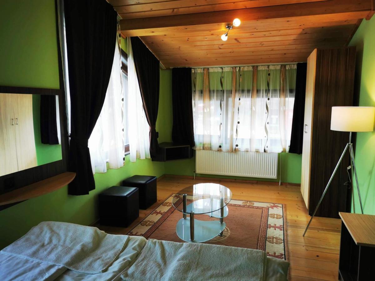 Apartments Black Horse Pamporovo Buitenkant foto