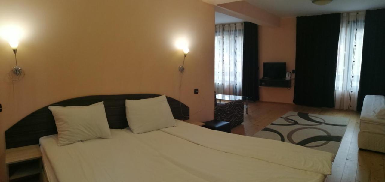 Apartments Black Horse Pamporovo Buitenkant foto